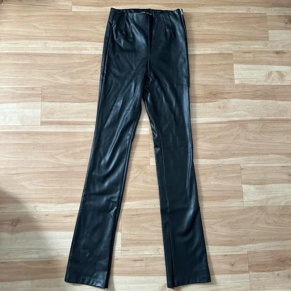 Black Zara mid rise faux leather pants - Picture 4 of 8